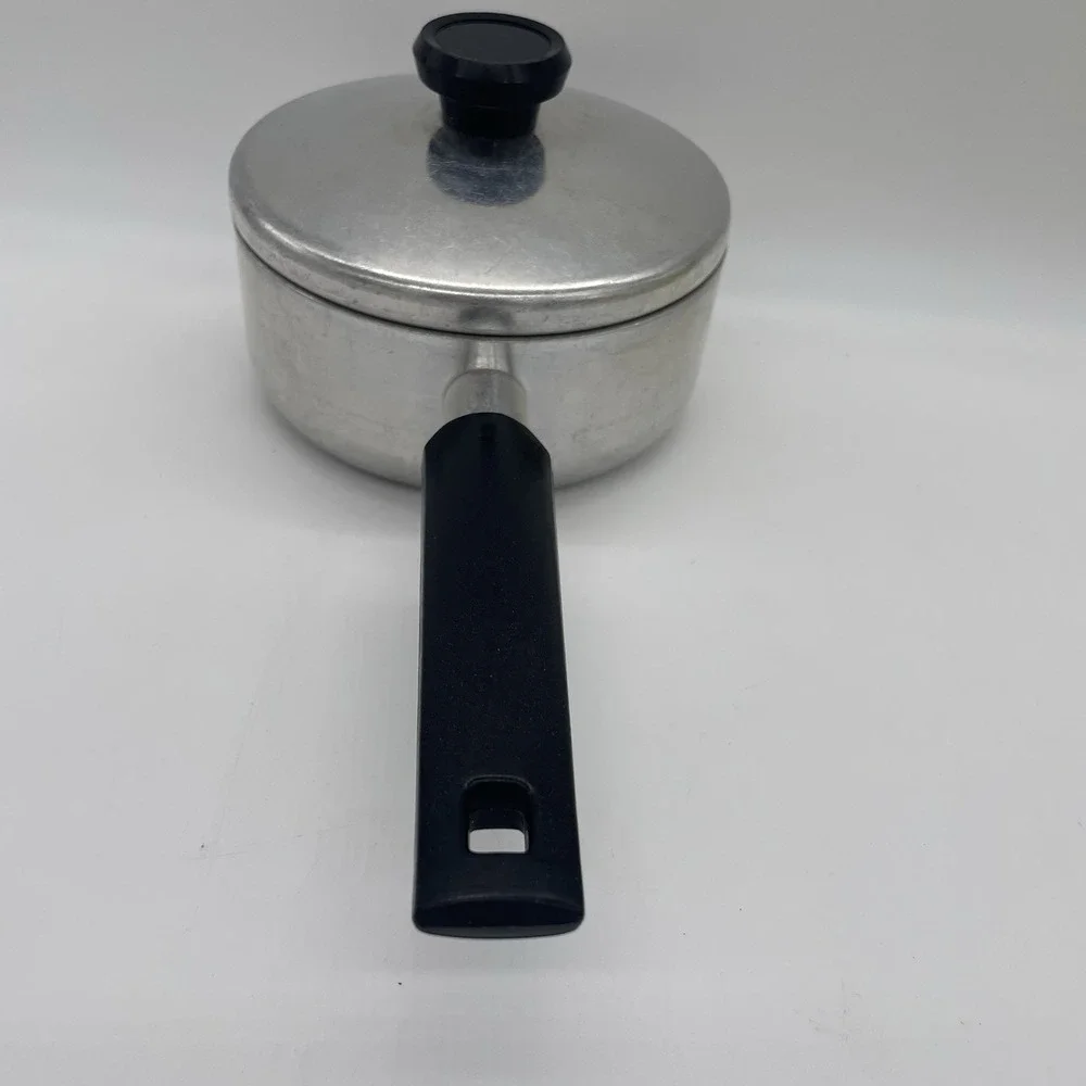 Vintage Wear-Ever 1qt Sauce Pan With Lid Aluminum Non-Stick Black Handle USA‎